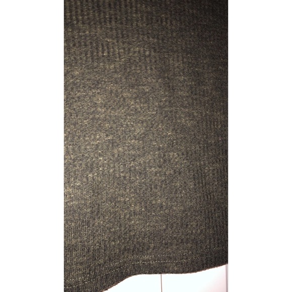 Dark Green Long-Sleeves - Picture 2 of 2